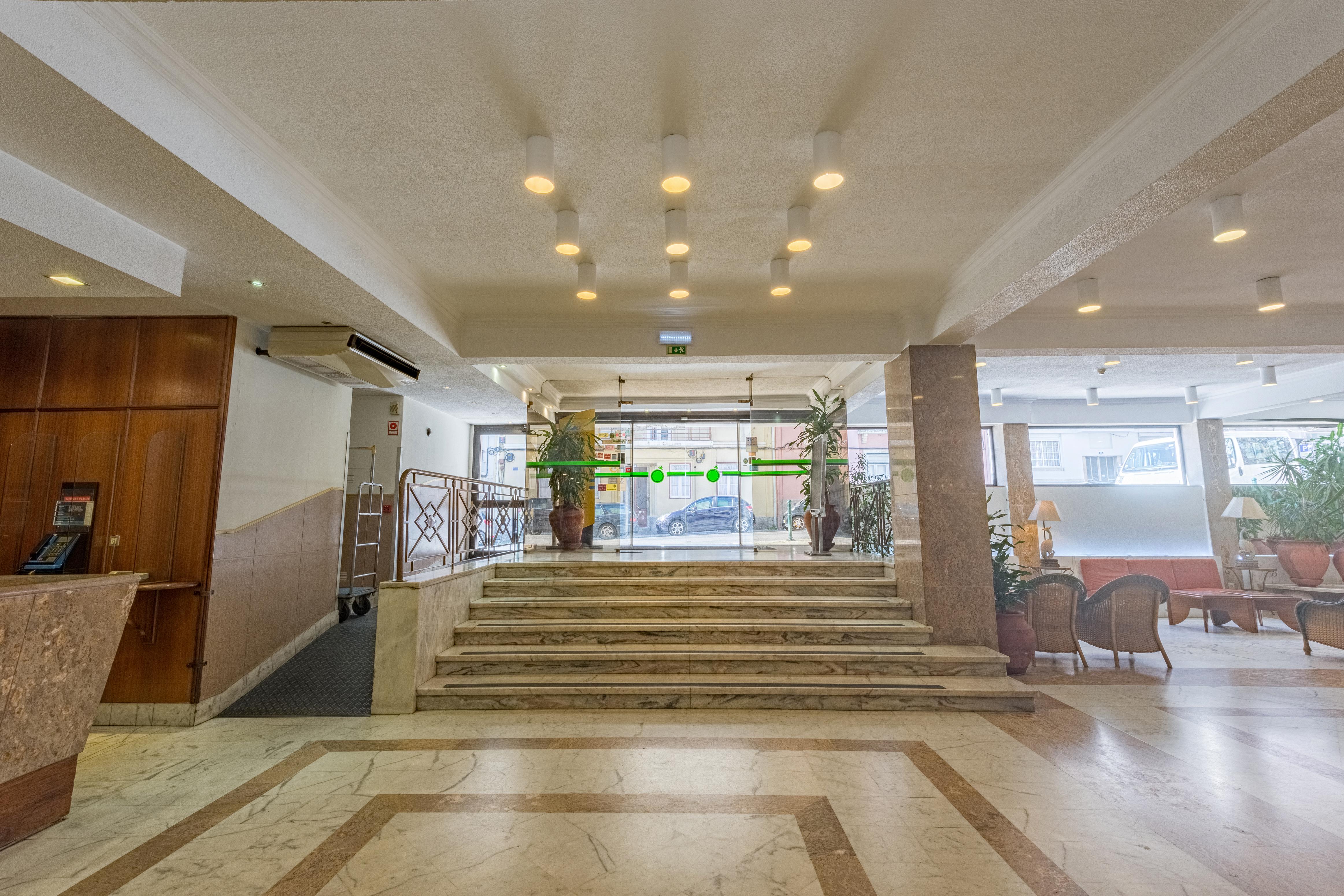 Holiday Inn Express & Suites Lisbon - Principe Real By Ihg Exteriör bild