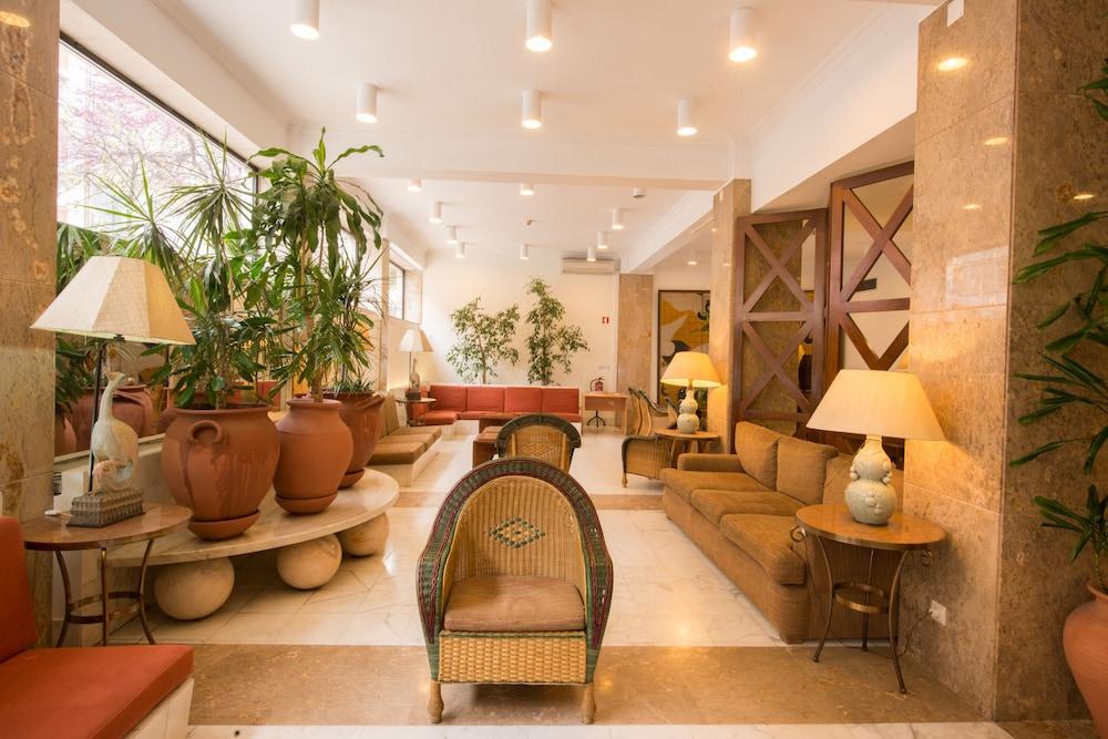 Holiday Inn Express & Suites Lisbon - Principe Real By Ihg Exteriör bild