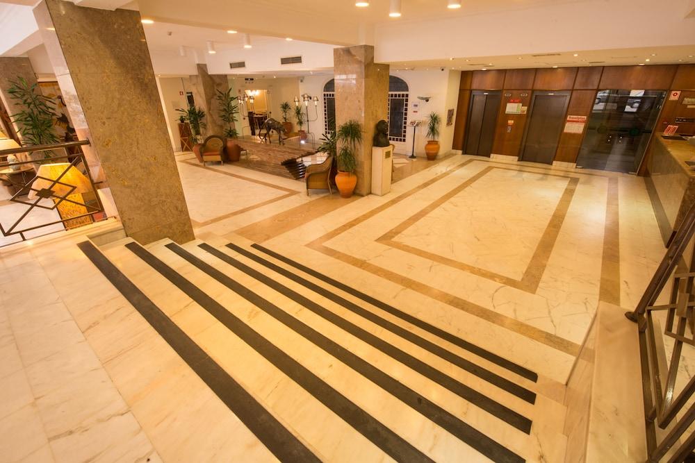 Holiday Inn Express & Suites Lisbon - Principe Real By Ihg Exteriör bild