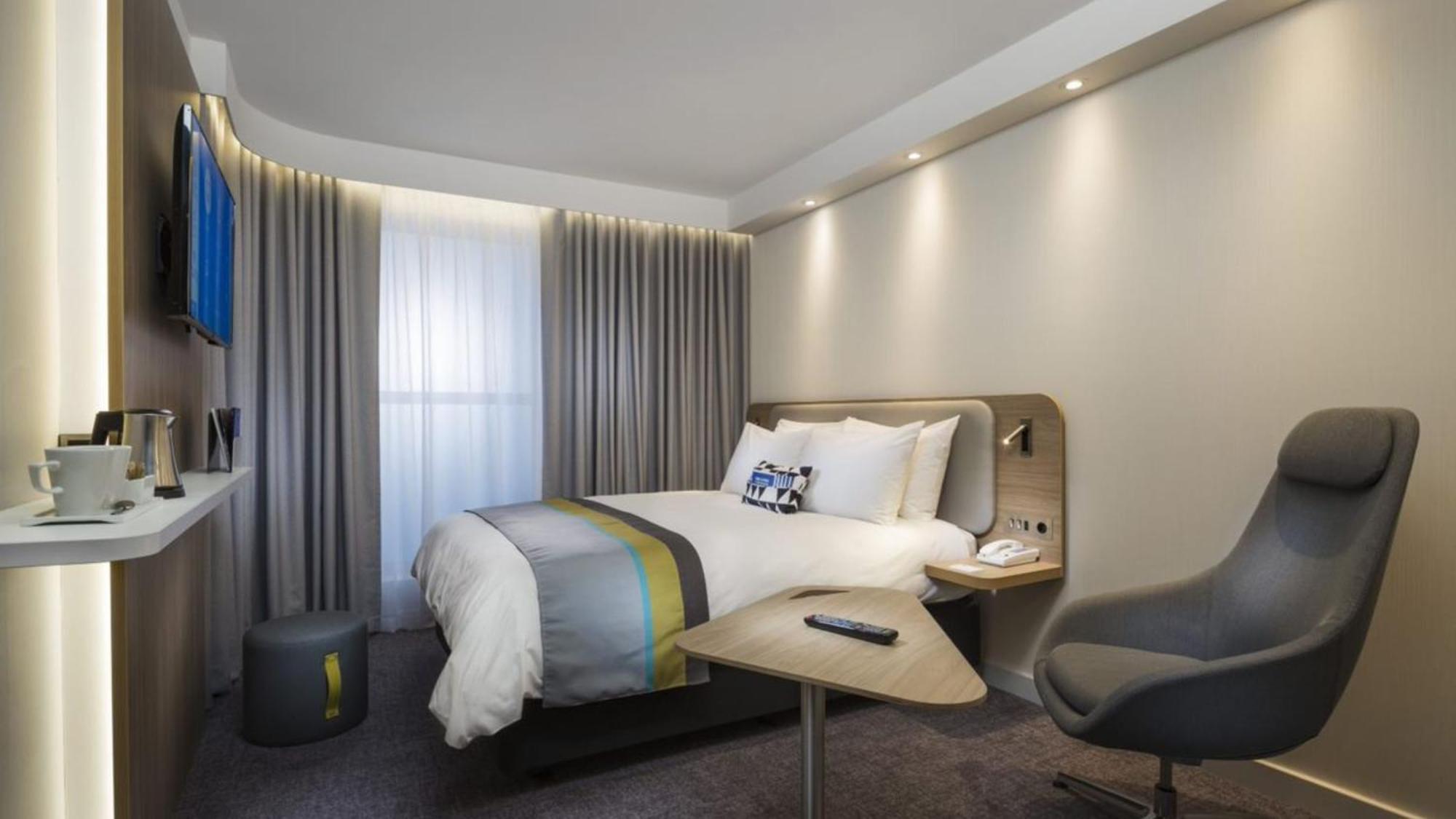 Holiday Inn Express & Suites Lisbon - Principe Real By Ihg Exteriör bild