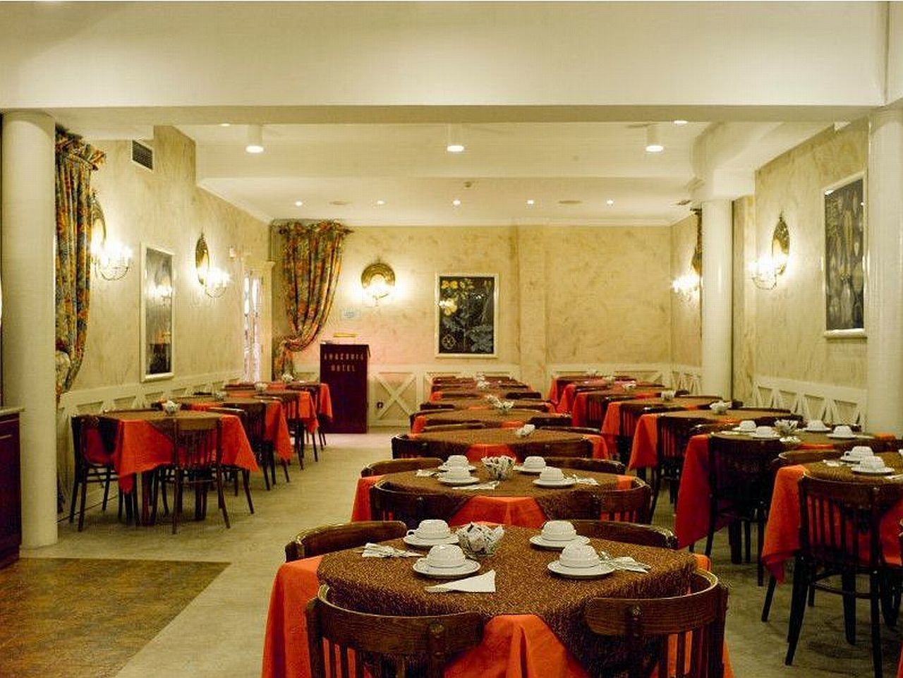 Holiday Inn Express & Suites Lisbon - Principe Real By Ihg Exteriör bild
