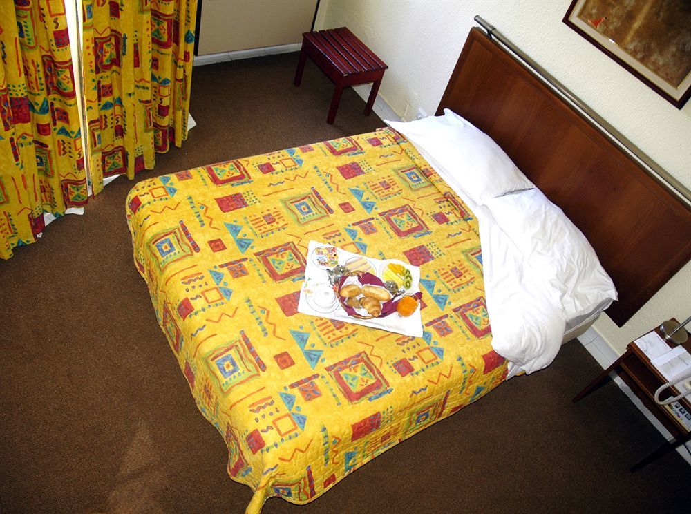 Holiday Inn Express & Suites Lisbon - Principe Real By Ihg Exteriör bild