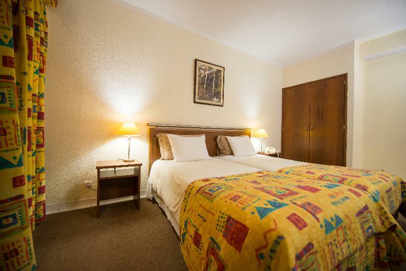 Holiday Inn Express & Suites Lisbon - Principe Real By Ihg Exteriör bild